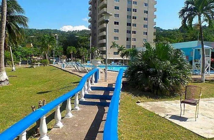Turtle Towers Hotel 3*